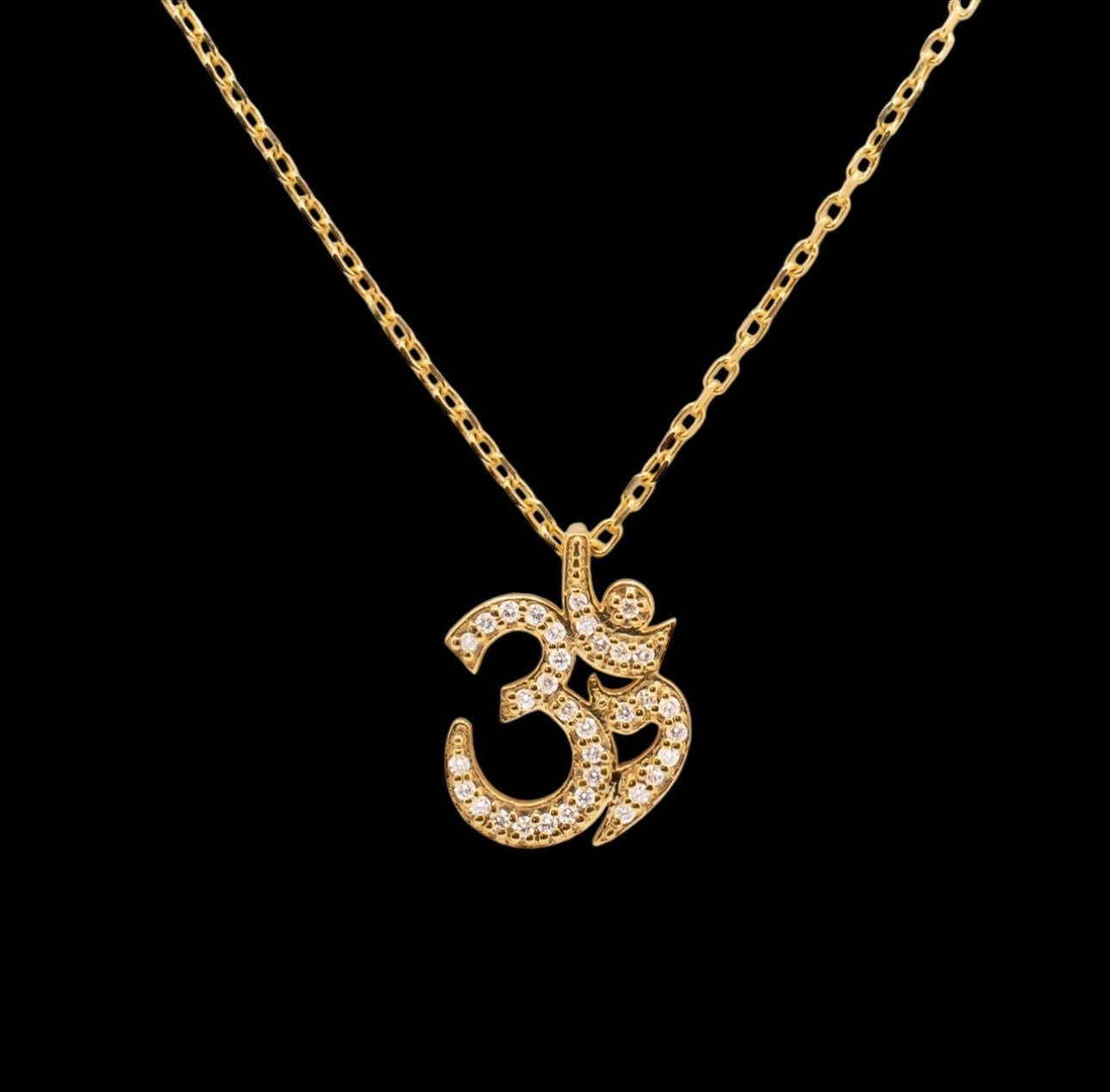 Ohm pendant outfitted with SI1 diamonds